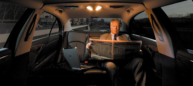 DriverForVip.fr, société de transport de personne à Paris, spécialisée dans la location de véhicules avec chauffeur : Berline, Limousine, Minibus, Minicar, Autocar.